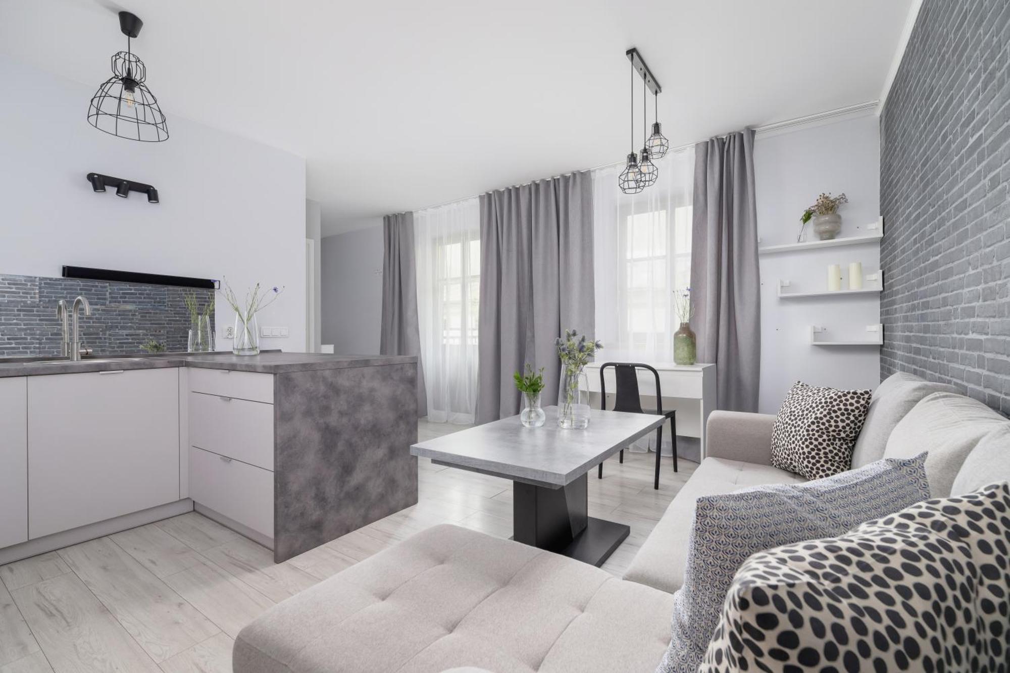 One Bedroom Apartment With A Balcony - Dietla 109 Street Краков Экстерьер фото